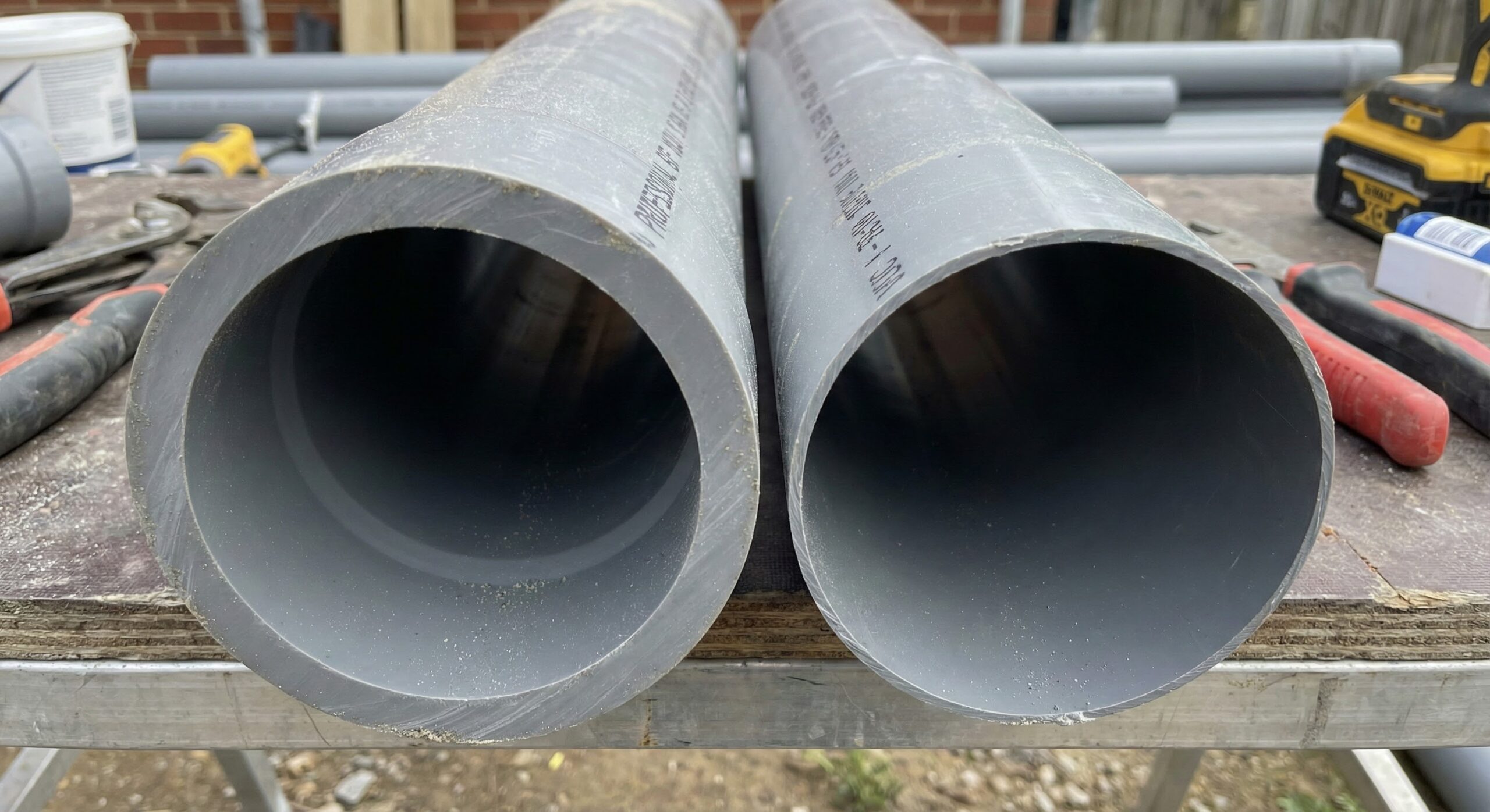 VP管とVU管の断面比較イメージ